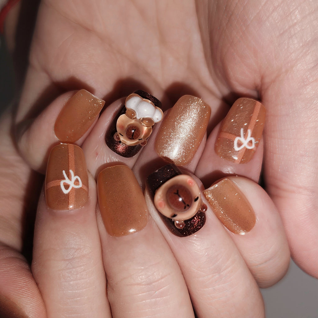 Capybara Surprise – Caramel-to-Brown Gradient Short Square Press-On Nails (3D Capybara + Bow, Cat-Eye Gel + Glitter)